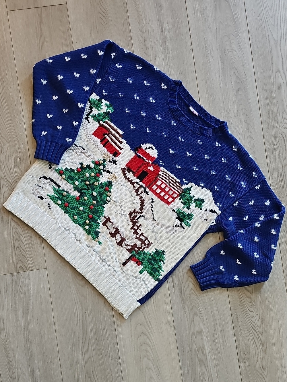 Vintage Lady Footlocker Snowscape Christmas Winter Sweater, Med